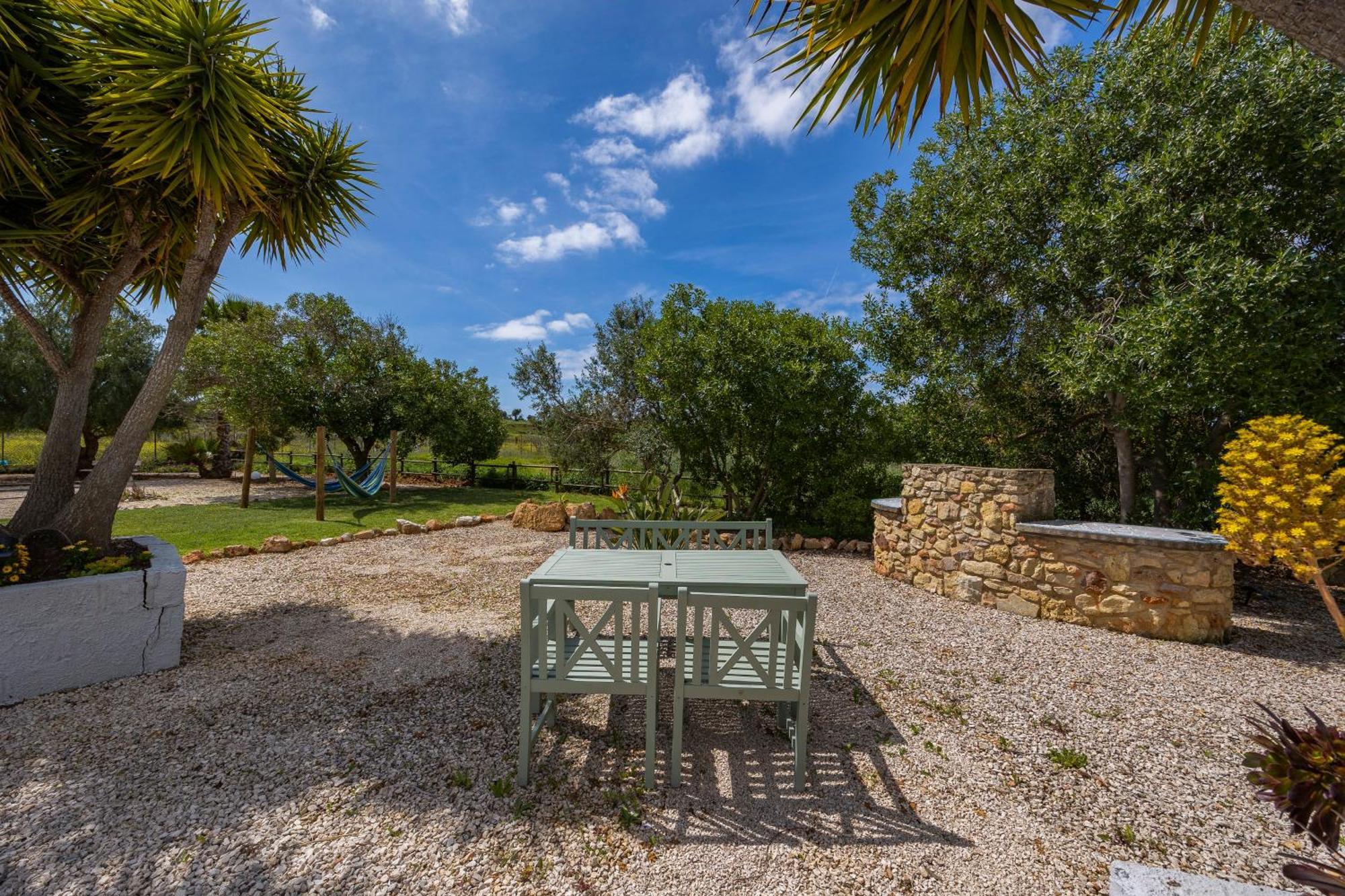 לינה וארוחת בוקר לגואה Casa Jardim Oasis מראה חיצוני תמונה