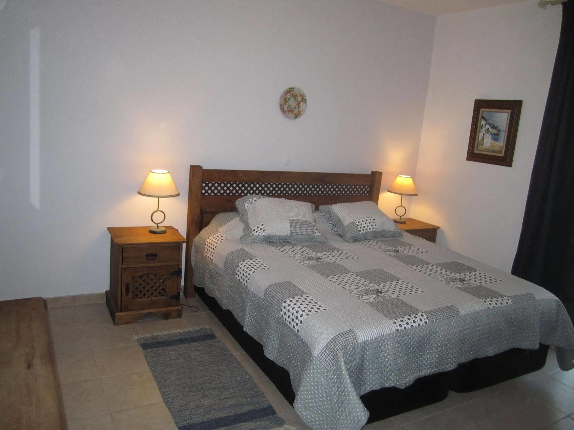 לינה וארוחת בוקר לגואה Casa Jardim Oasis מראה חיצוני תמונה